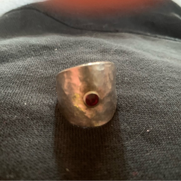 Spoon bent ring with red ruby stone - Picture 3 of 5